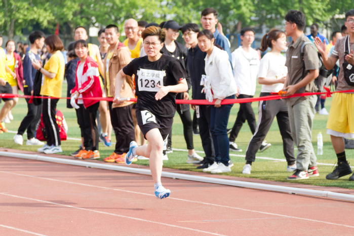 學生女子甲組4×100米比賽 王衿琳攝