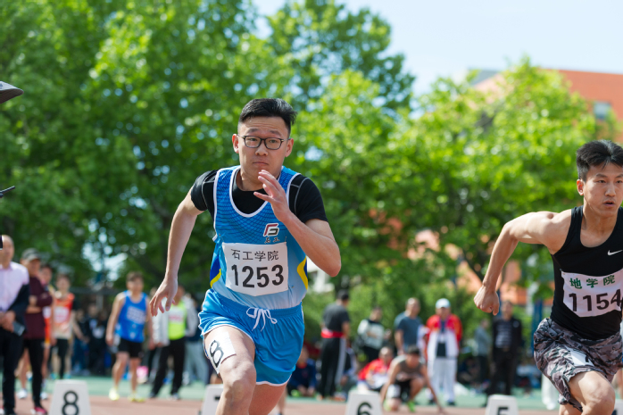 學生男子乙組100米比賽 夏煜翔攝