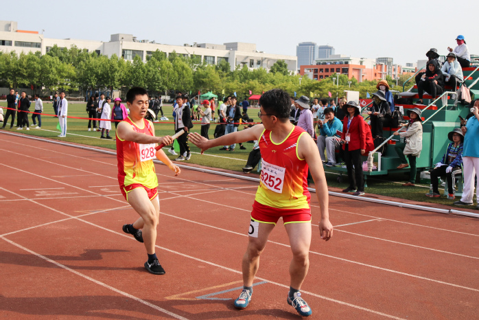 教工男子丙組4X400米比賽 侯王宇攝